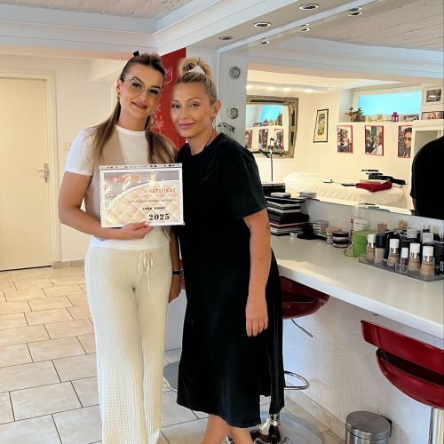 Tečaj ugradnje ekstenzija trepavica – mega volumen Tečaj ugradnje ekstenzija trepavica – mega volumen